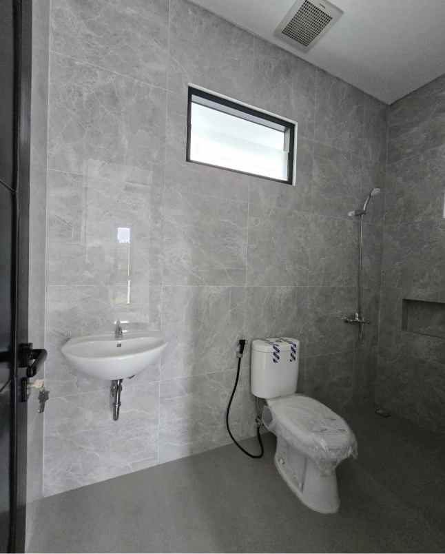 rumah baru di komplek cinere bisa kpr