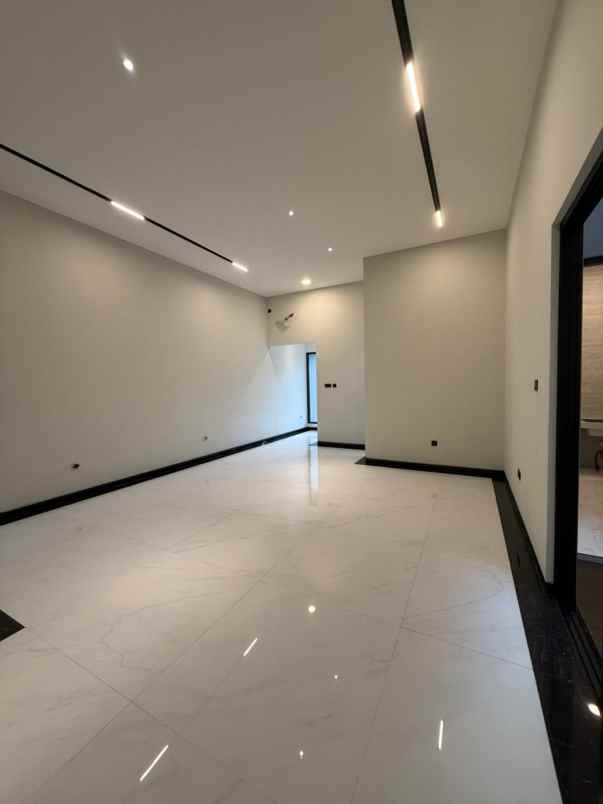 rumah baru estetik manyar kertoadi surabaya lt 150m2