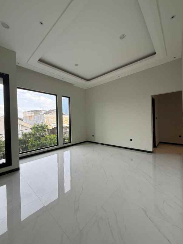 rumah baru estetik manyar kertoadi surabaya lt 150m2