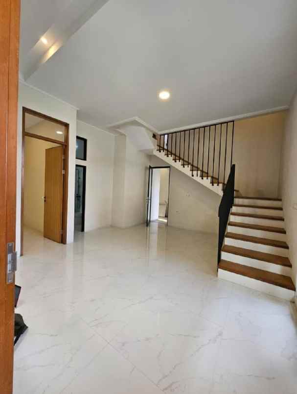 rumah baru gaya modern sekelimus buahbatu