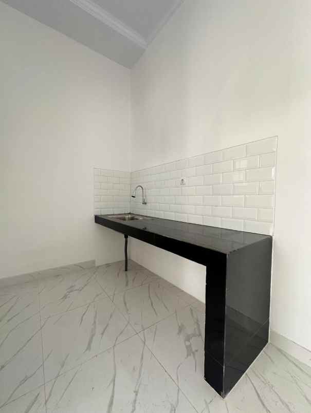 rumah baru minimalis modern di lenteng agung jaksel