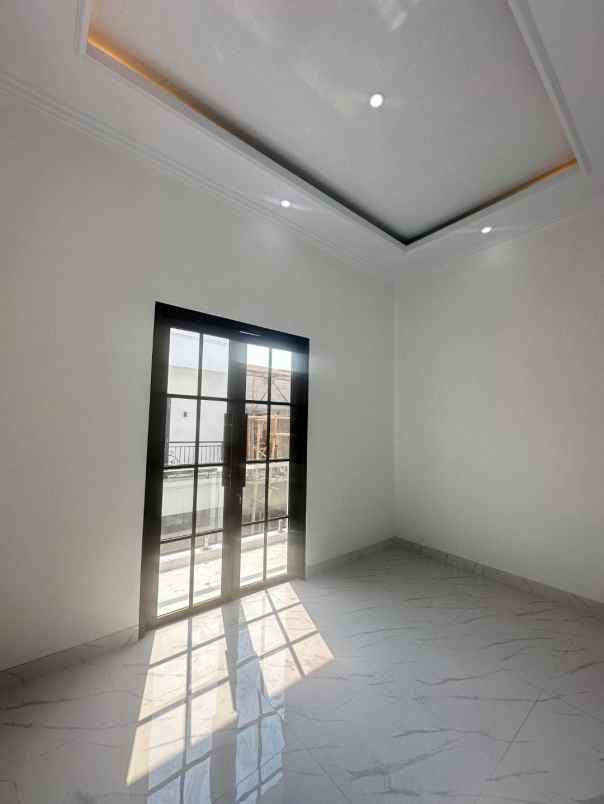 rumah baru minimalis modern di lenteng agung jaksel