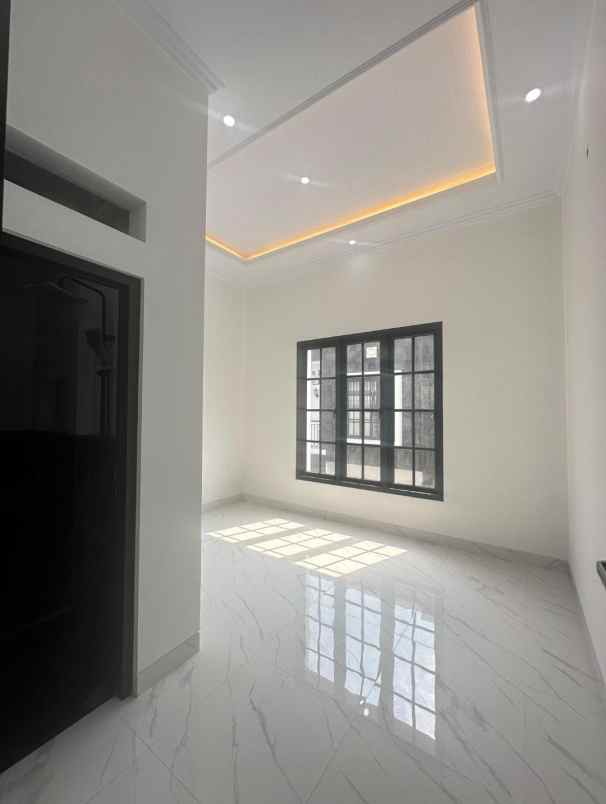 rumah baru minimalis modern di lenteng agung jaksel