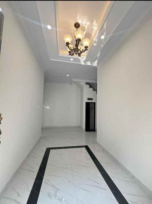 rumah baru minimalis modern di lenteng agung jaksel