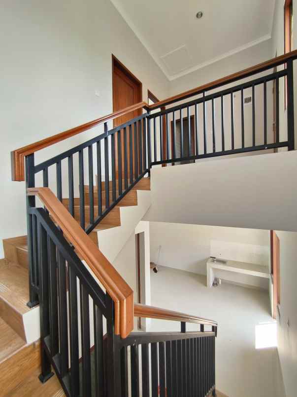 rumah baru non komplek dekat lrt cikunir bekasi