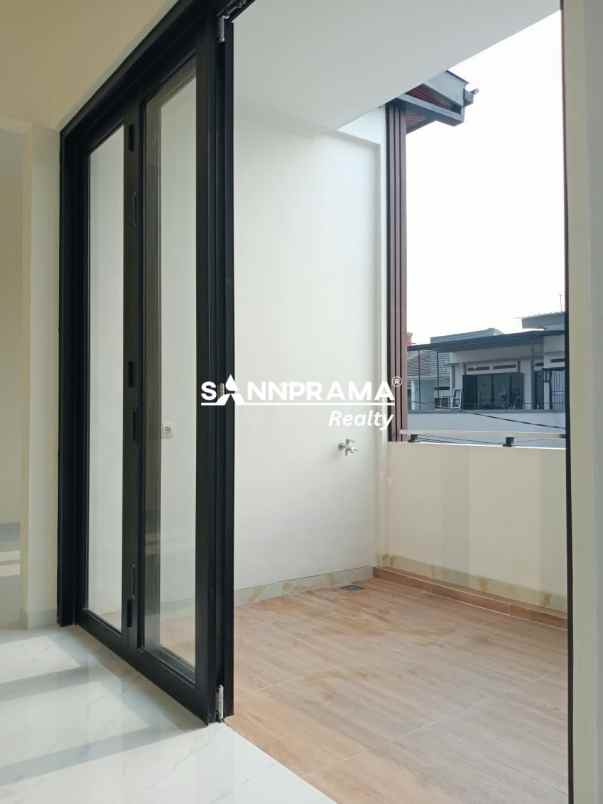 rumah baru siap huni beji depok rihlin
