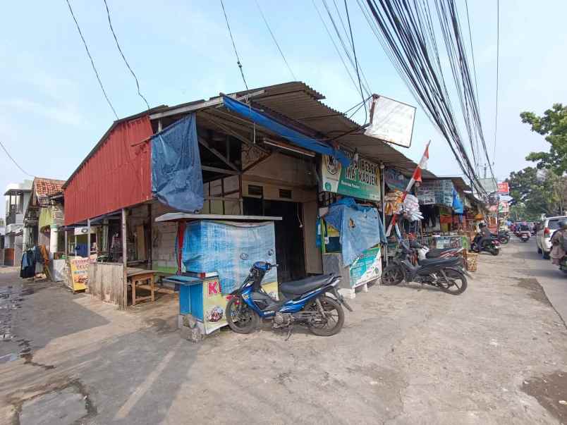 rumah berikut 3 kios pinggir jalan pramuka raya depok