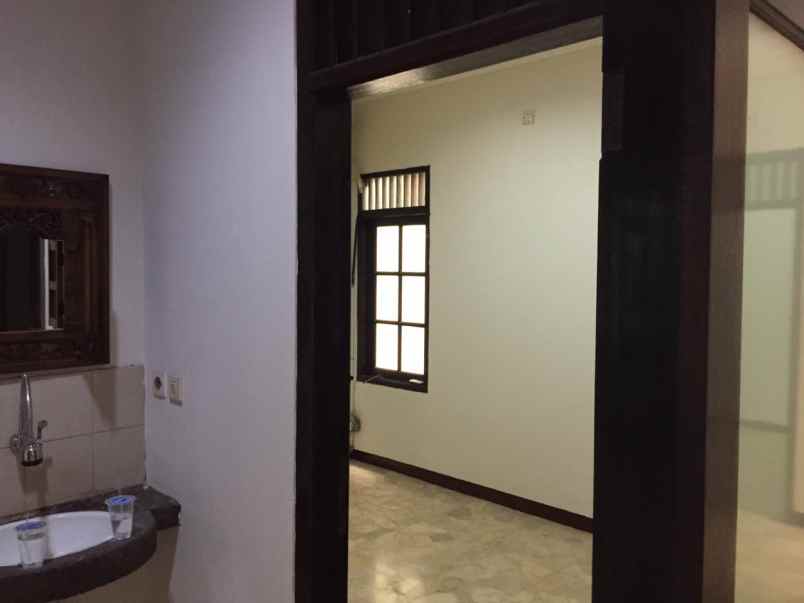 rumah blok m kebayoran baru