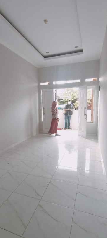 rumah cantik minimalis dalam komplek pup