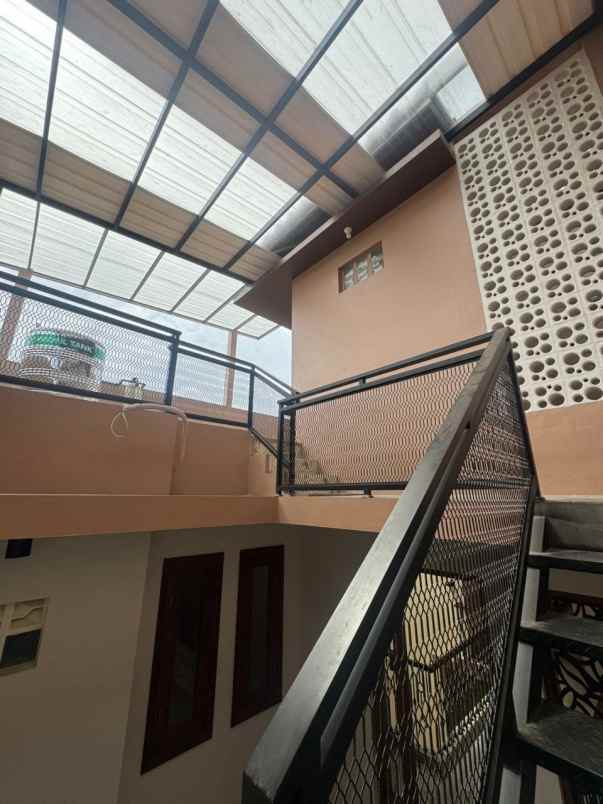 rumah cikutra dekat ciigadung pahlawan bandung