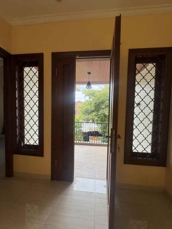 rumah cikutra dekat ciigadung pahlawan bandung