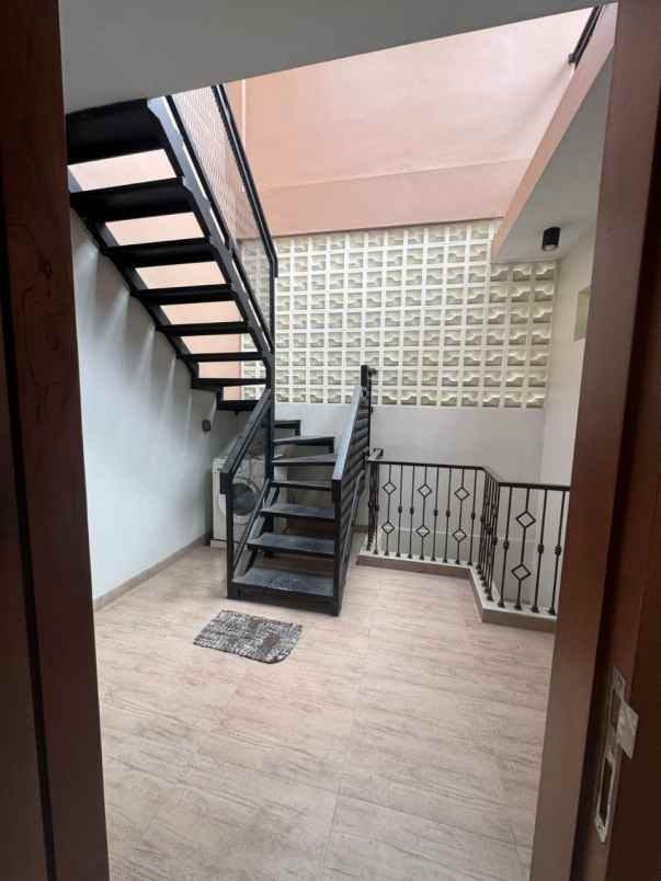 rumah cikutra dekat ciigadung pahlawan bandung