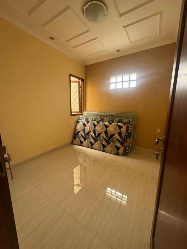 rumah cikutra dekat ciigadung pahlawan bandung