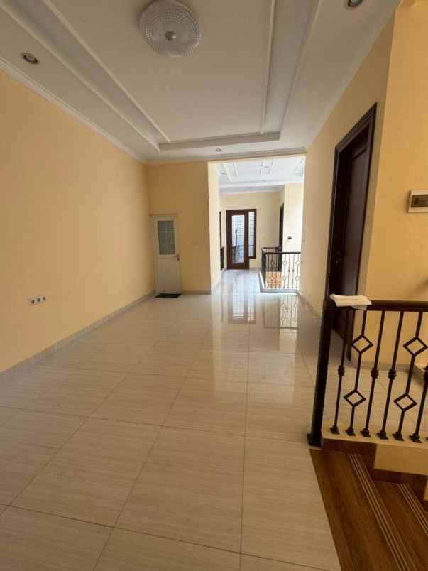 rumah cikutra dekat ciigadung pahlawan bandung