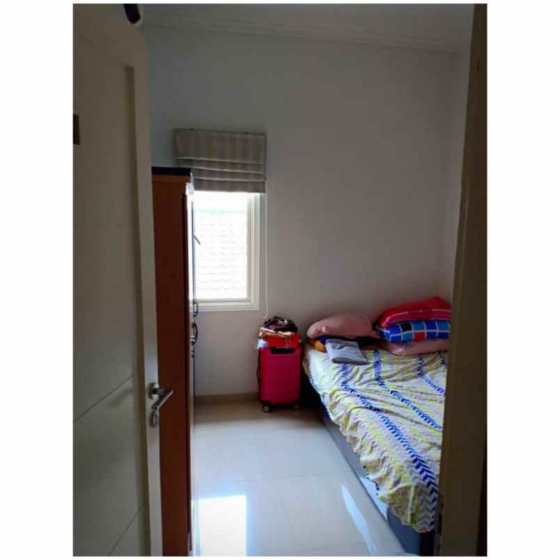 rumah cirendeu ciputat