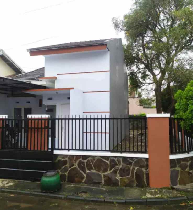 rumah de saxofone town house lowokwaru malang