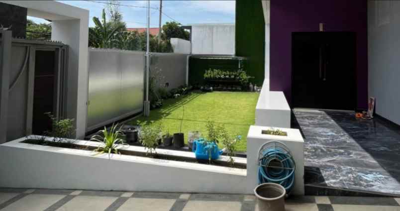 rumah dharmahusada indah minimalis bagus mewah furnish