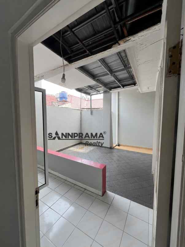 rumah di cluster belanda telaga golf sawangan