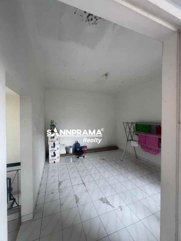 rumah di cluster belanda telaga golf sawangan