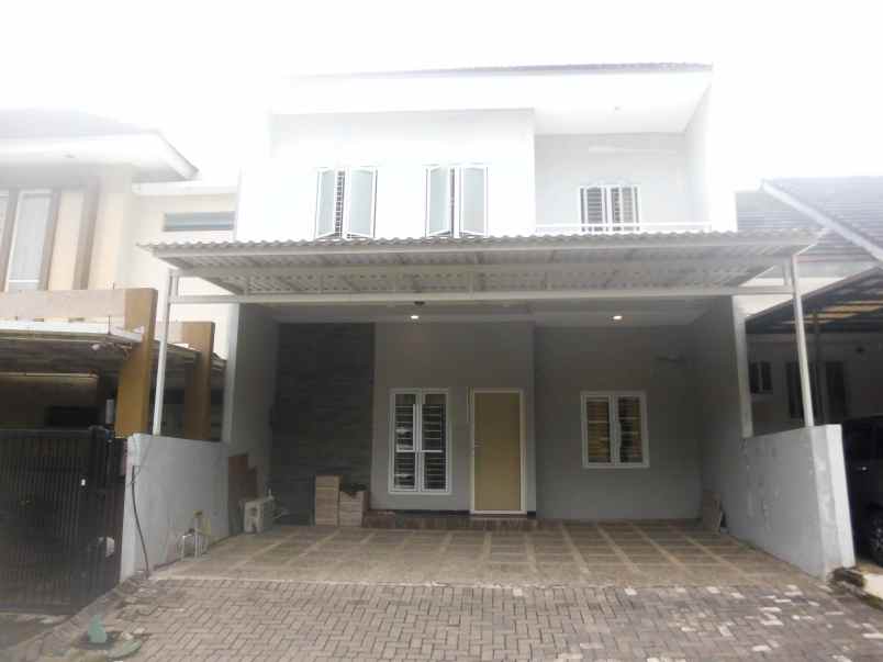 rumah dijual disewakan taman puspa raya surabaya barat