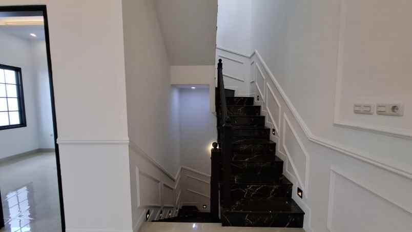 rumah dijual jagakarsa 2 rooftop