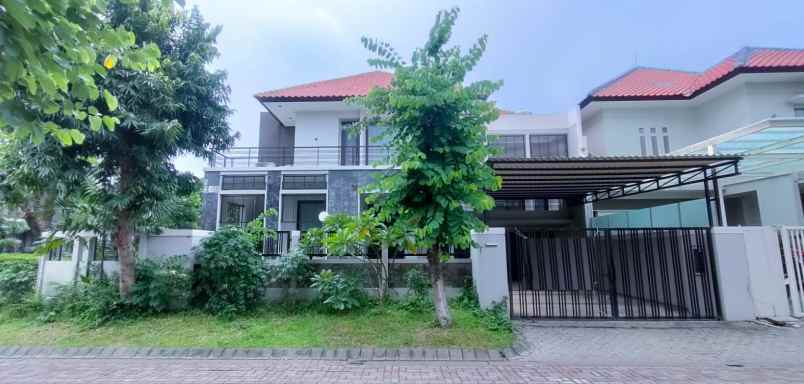 rumah disewakan graha family surabaya barat