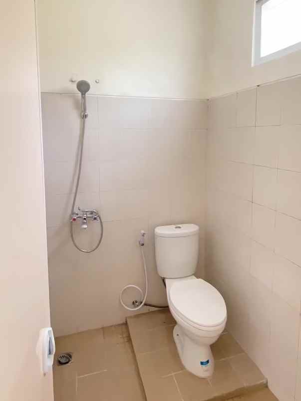 rumah dua lantai view indah di cluster tembalang