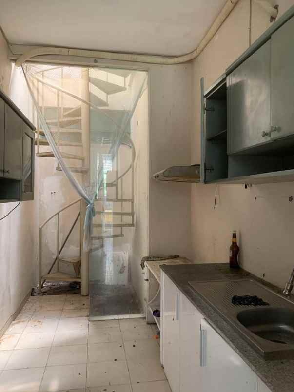 rumah eastcoast park semi furnished one gate system