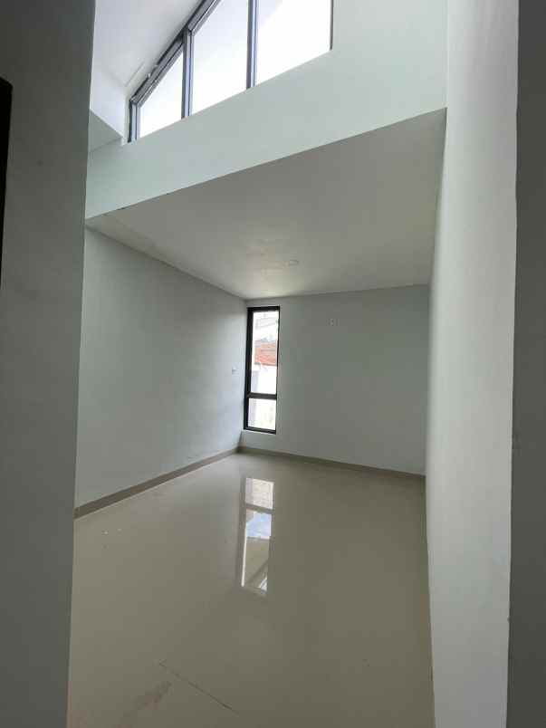 rumah eksklusif modern mewah