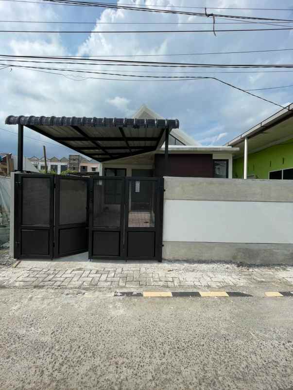 rumah eksklusif modern mewah