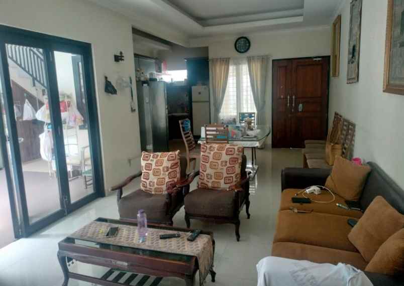 rumah hook depan taman citra gran cibubur