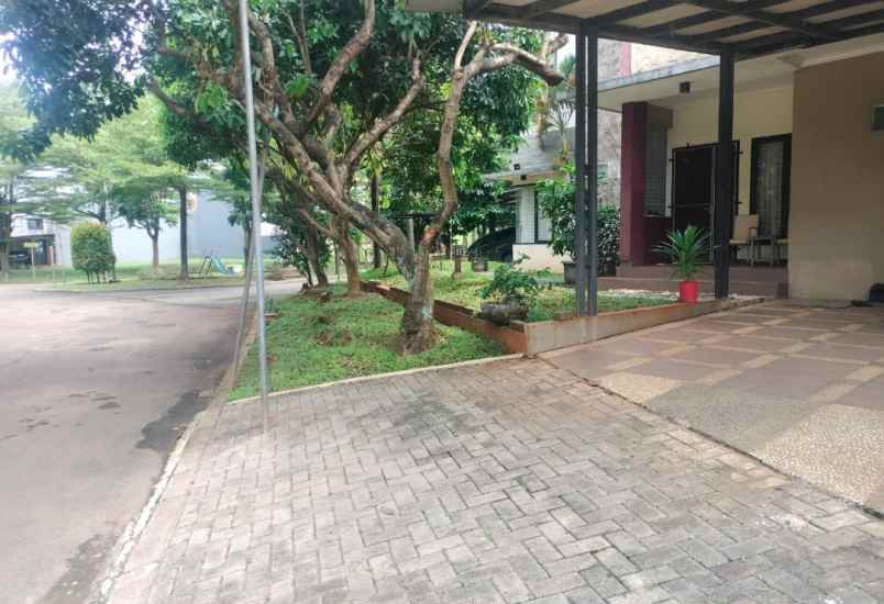 rumah hook depan taman citra gran cibubur