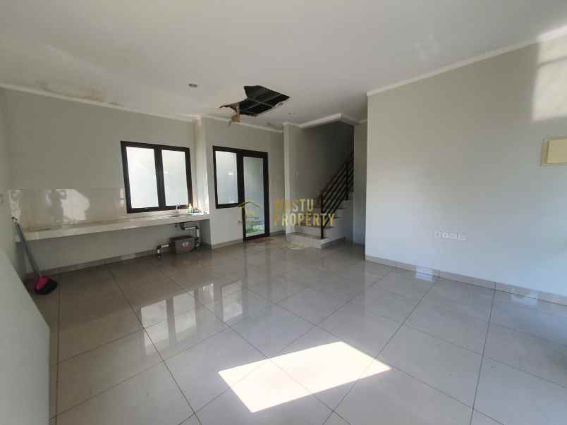 rumah hook tanah luas harga murah di summarecon bekasi