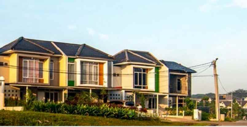 rumah jalan raya serang exit