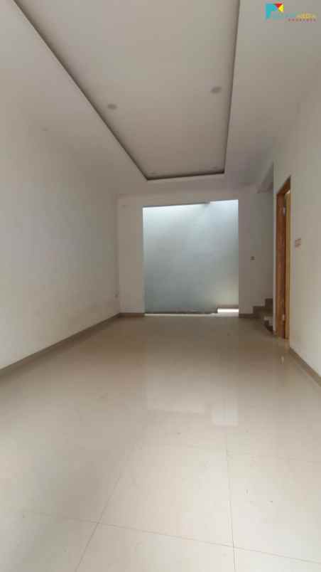 rumah jatiwarna bekasi jawa barat