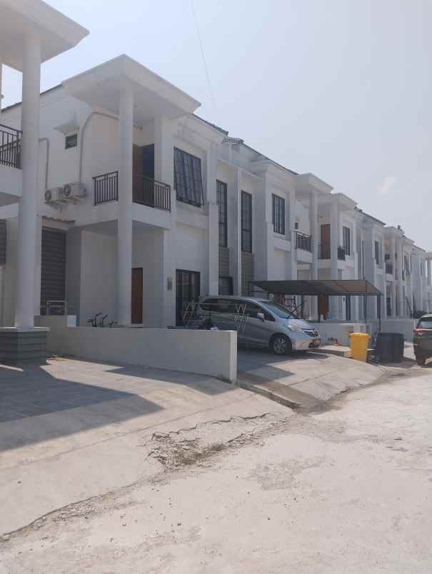 rumah jl kaliabang tengah kec