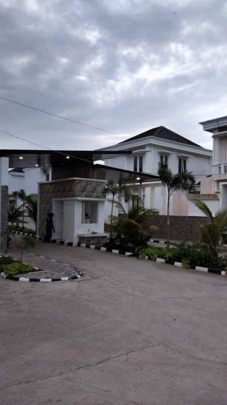 rumah jl kaliabang tengah kec