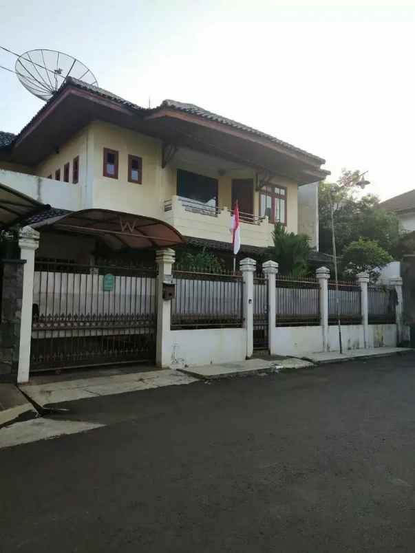 Rumah Mewah Dalam Komplek Elite Billymoon Pondok Kelapa Jakarta Timur