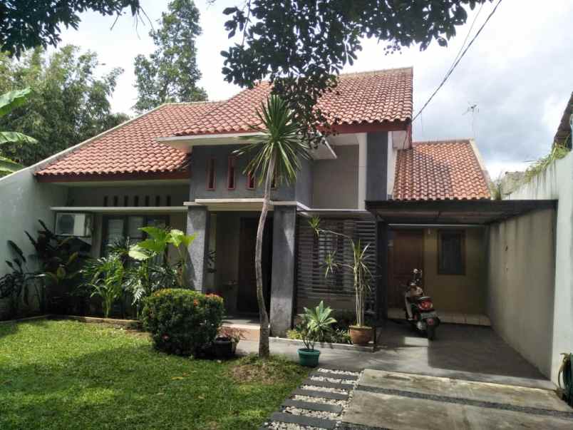 rumah jl m zakaria beji tanah