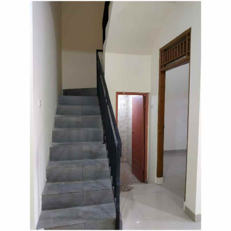 rumah jl musyawarah 2 komp