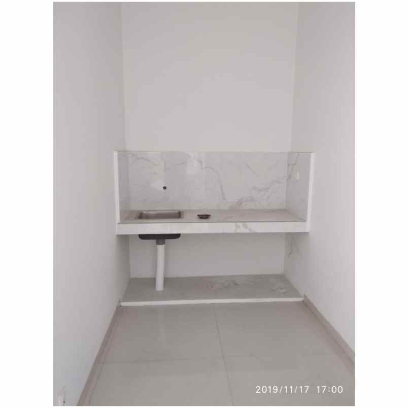 rumah jl otista raya ciputat