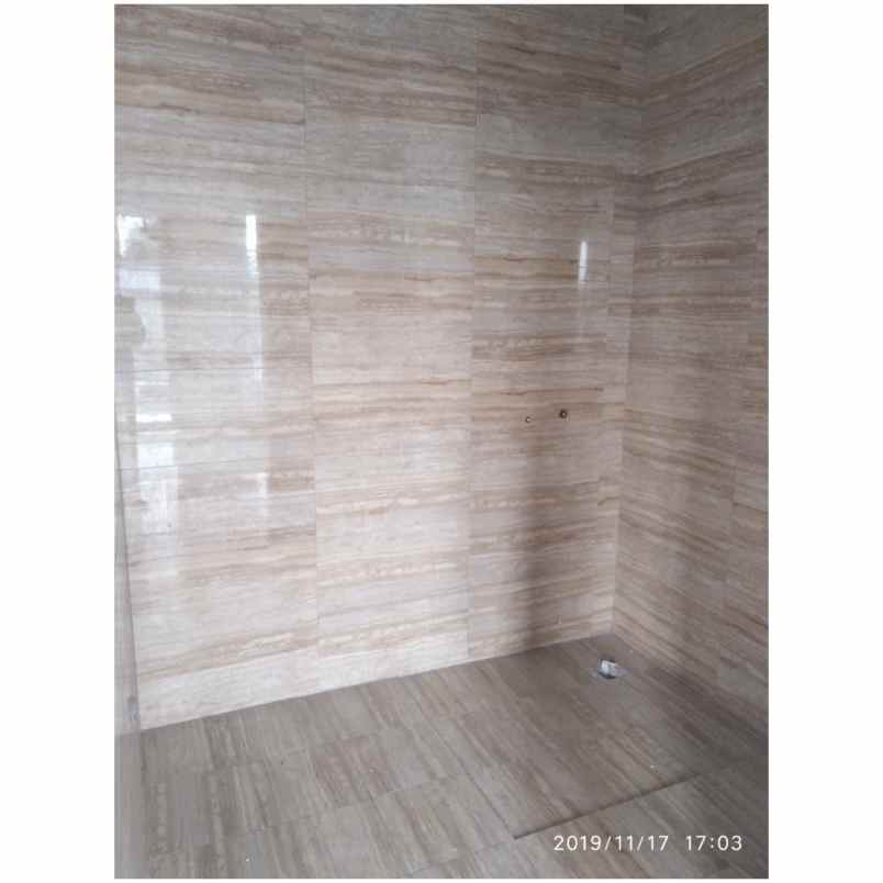 rumah jl otista raya ciputat