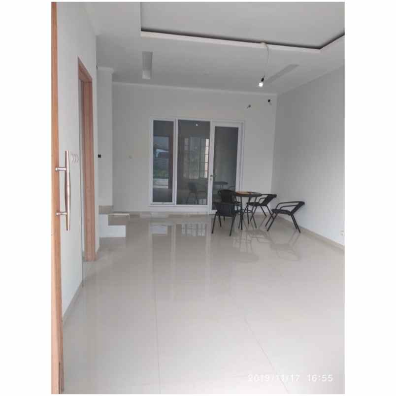 rumah jl otista raya ciputat