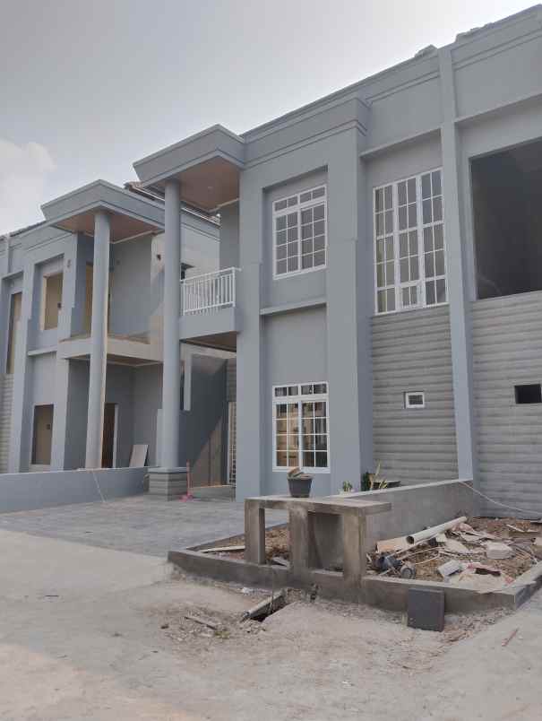 rumah jl raya kaliabang tengah