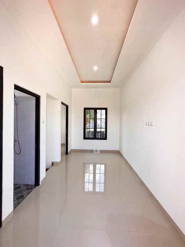 rumah kalisari jakarta timur dua lantai