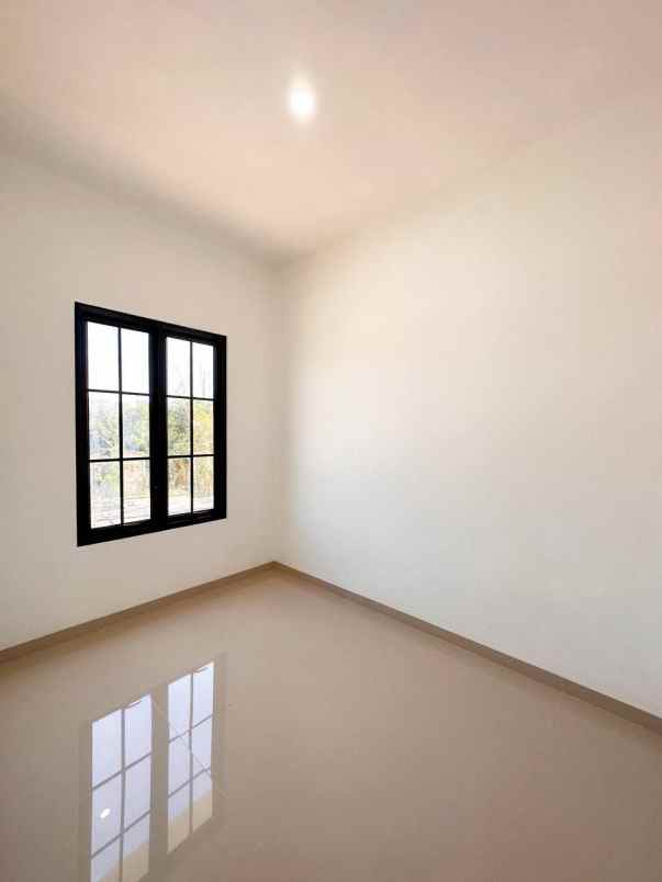 rumah kalisari jakarta timur dua lantai