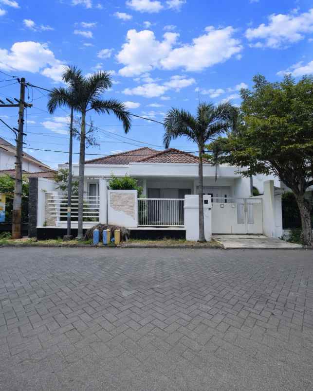 rumah klampis indah wisma mukti strategis garasi 2