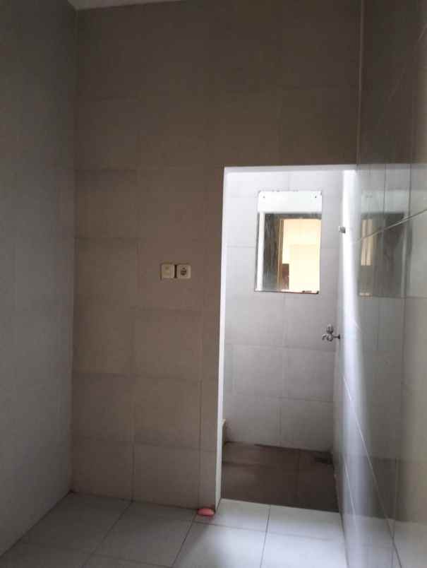 rumah kondisi bagus di premier pavilion jakarta barat