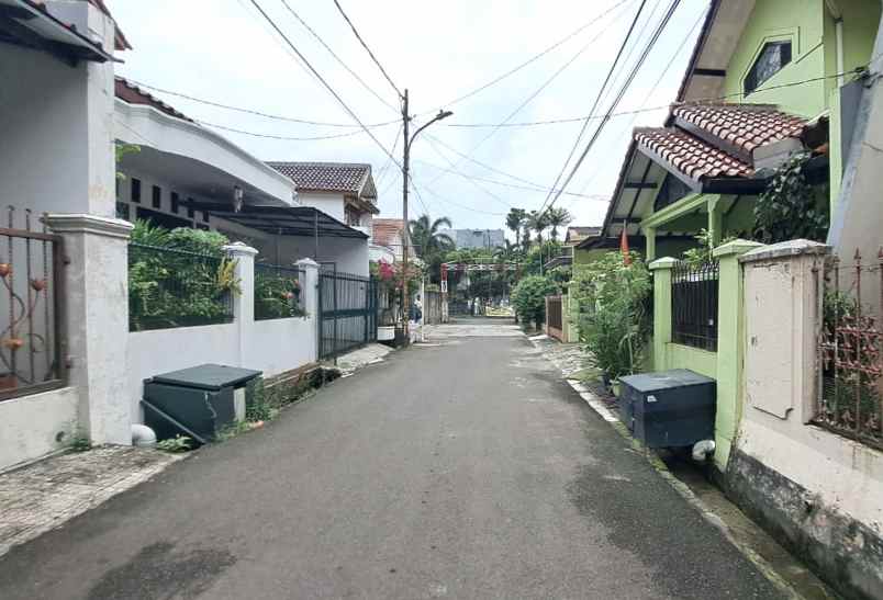 rumah kost 12 pintu strategis rawamangun jakarta timur
