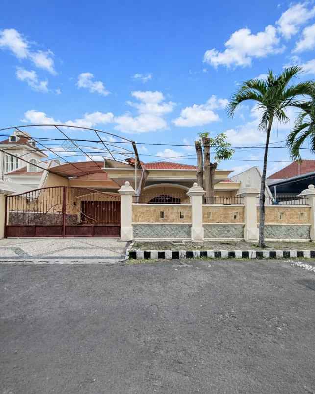 rumah manyar kartika strategis row 3 mobil